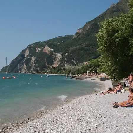 La Fiorita 4* Лімоне-суль-Гарда